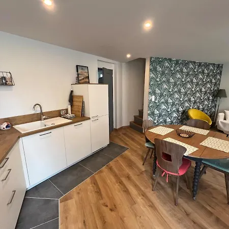 Les Pieds Dans L'eau